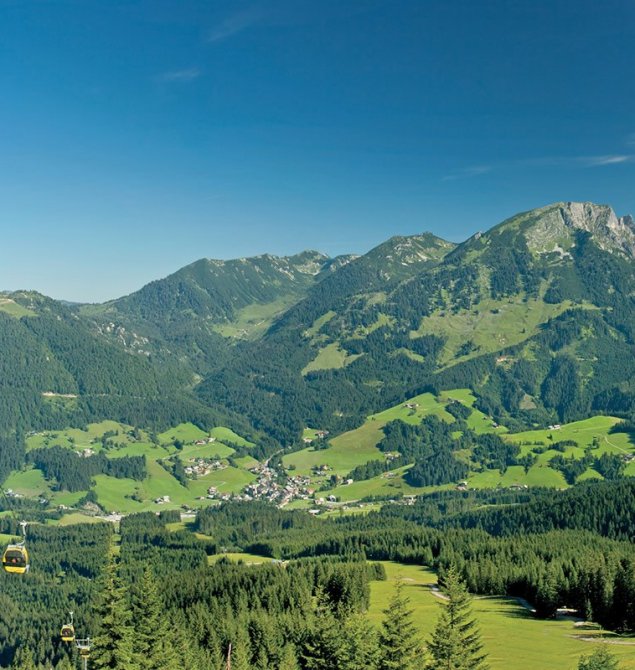 Ausblick vom Hornspitz ins Tal nach Russbach